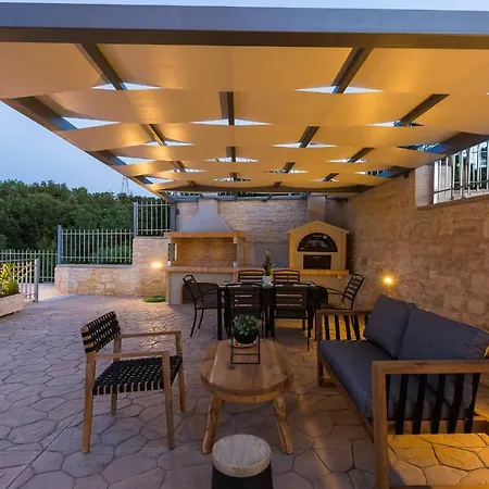 Vigla Apartment